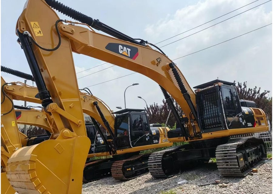 CAT 326 — гусеничный экскаватор