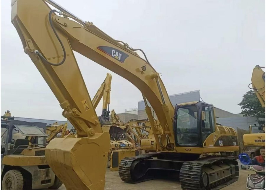 CAT 330C — гусеничный экскаватор