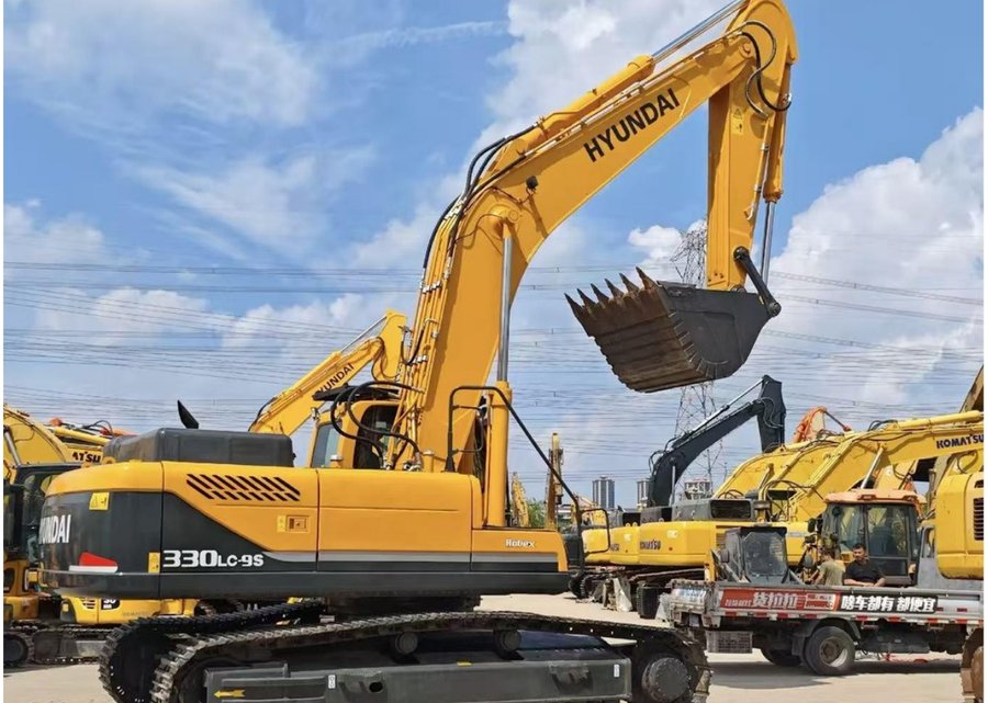 Hyundai 330 — гусеничный экскаватор