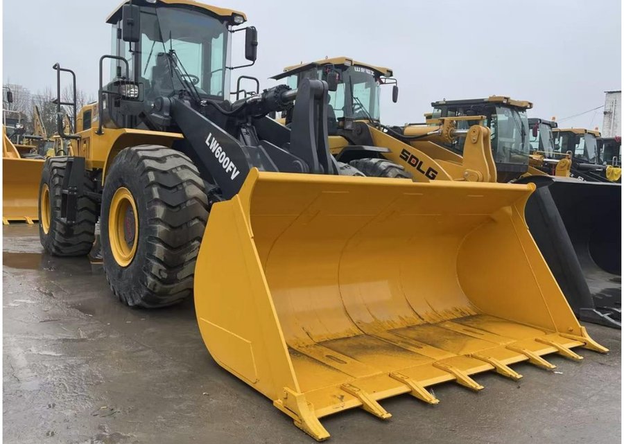 XCMG 600 — фронтальный погрузчик